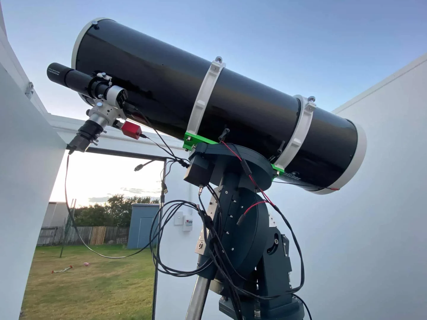 Xometry 擇冪科技幫助 JTW Astronomy 公司生產高品質的專業望遠鏡支架