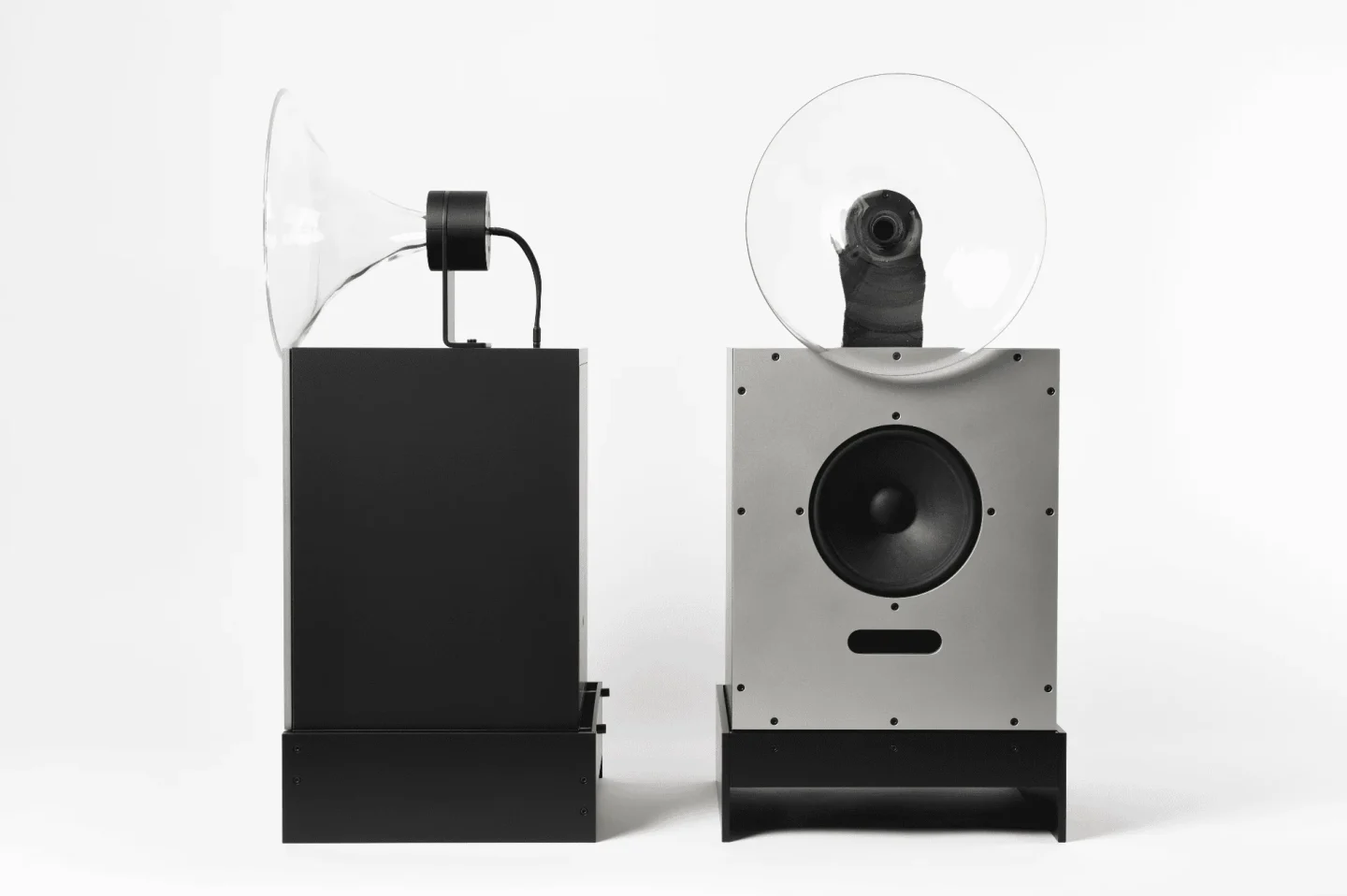 TRÖTE 將雕塑化玻璃與精密結構融合於一體